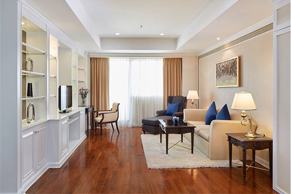 One Bedroom Grand Suite - Living Room 